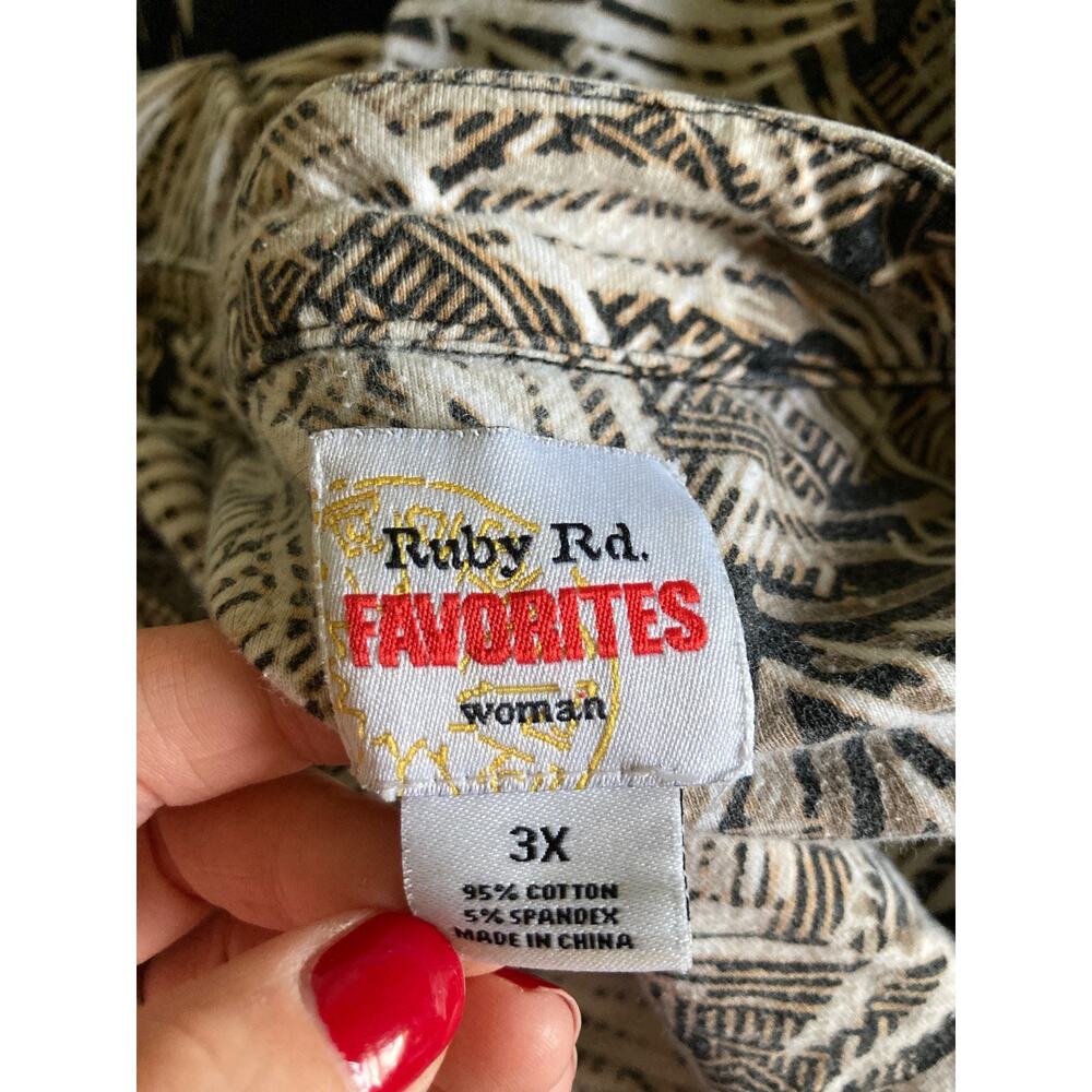 Ruby Rd. Floral Stretch Pullover Top, Size 3X - Picture 4 of 5